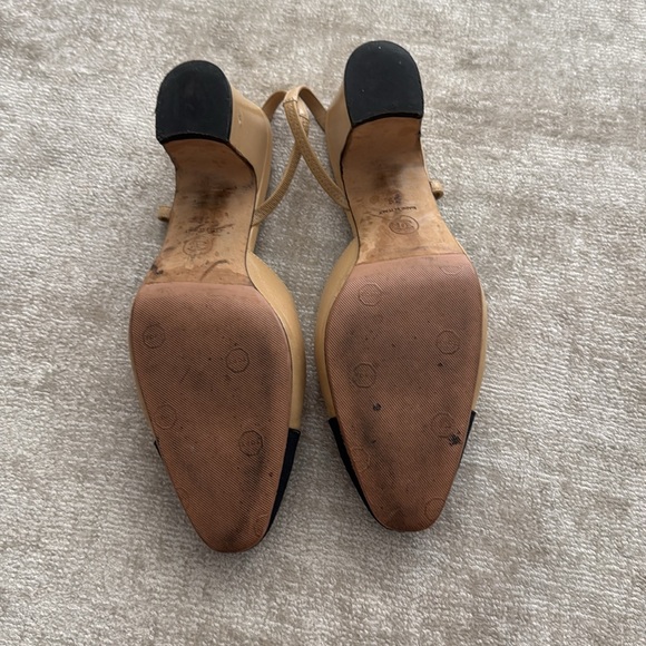 CHANEL Classic Beige Leather & Navy Grosgrain Cap-Toe Slingback Heels (39) - Picture 7 of 9